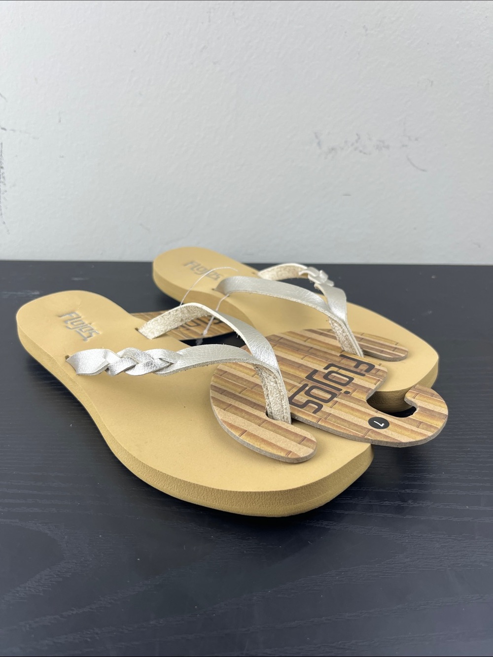 Flojos Women's Size 7 Gold Metallic Braided Strap Flip Flop Sandals Slip On